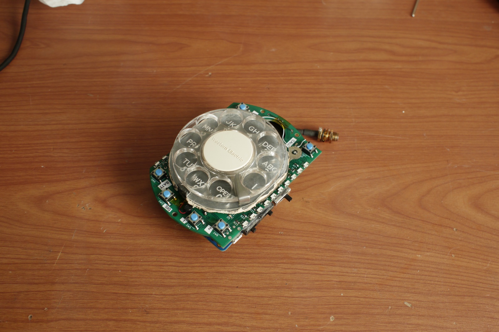 Сотовый телефон с дисковым номеронабирателем - 4