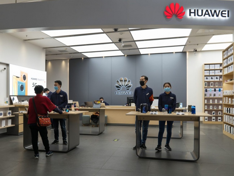 Эксперты: Huawei преуменьшает влияние коронавируса, но она пострадает сильнее Apple Эксперты: Huawei преуменьшает влияние коронавируса, но она пострадает сильнее Apple