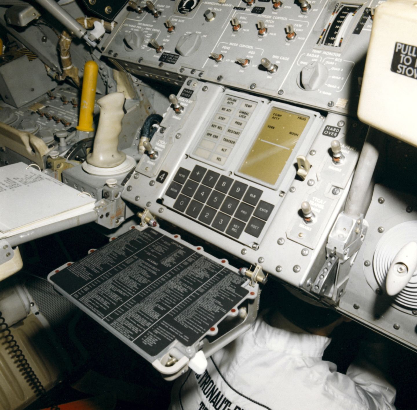 Погружение в недра бортового управляющего компьютера «Аполлона» и хак, спасший миссию «Аполлон-14» - 29