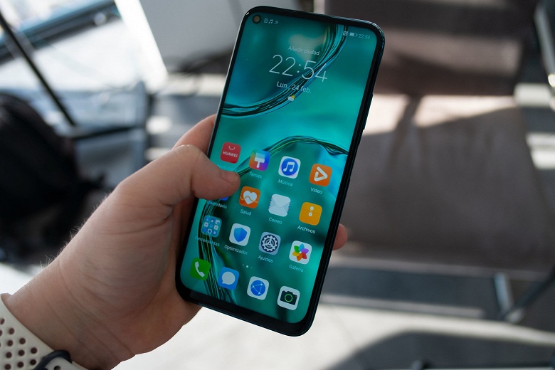 Представлен Huawei P40 Lite: производительная платформа, квадрокамера, дизайн, как у iPhone, но без сервисов Google