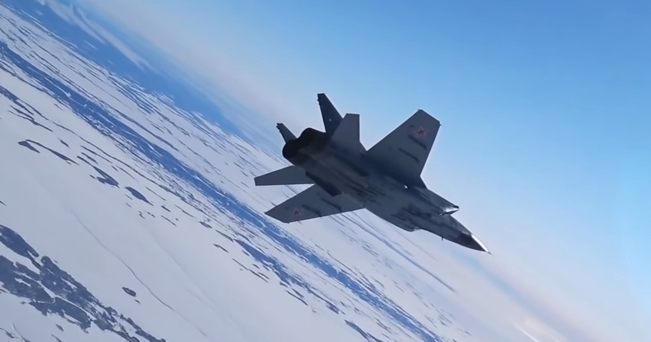 Миг-31 отработал перехват нарушителя границы: видео Миг-31 отработал перехват нарушителя границы: видео