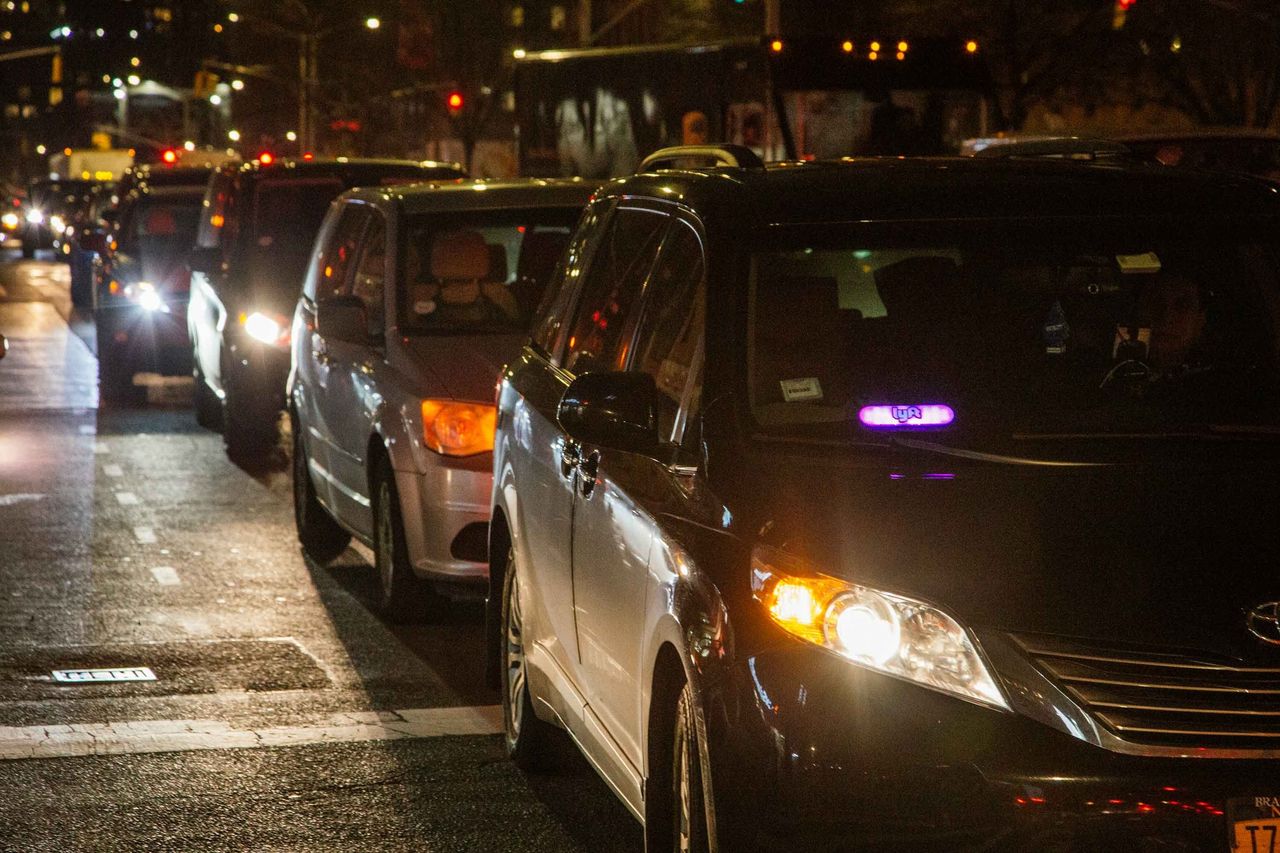 Утопия вызова автомобиля через мобильное приложение застряла в пробках - 5