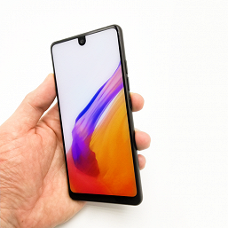 Какими бы были новые смартфоны от создателя Android. Фото прототипов Essential PH-2 и PH-3 попали в Сеть - 2 Какими бы были новые смартфоны от создателя Android. Фото прототипов Essential PH-2 и PH-3 попали в Сеть