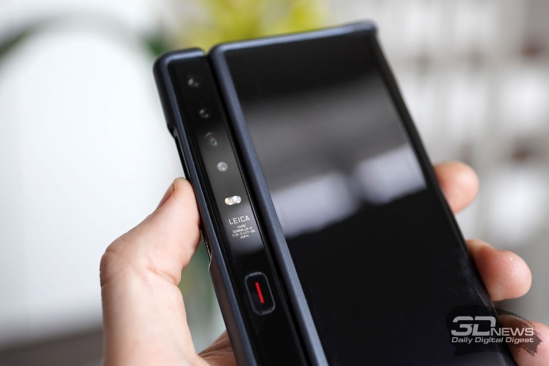 Новая статья: Обзор смартфона с гибким дисплеем Huawei Mate Xs: мехом наружу