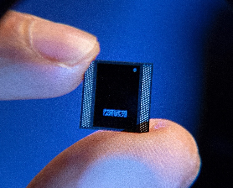 Крохотный пятиядерный CPU Intel выступает на уровне старенького Core m3-7Y30