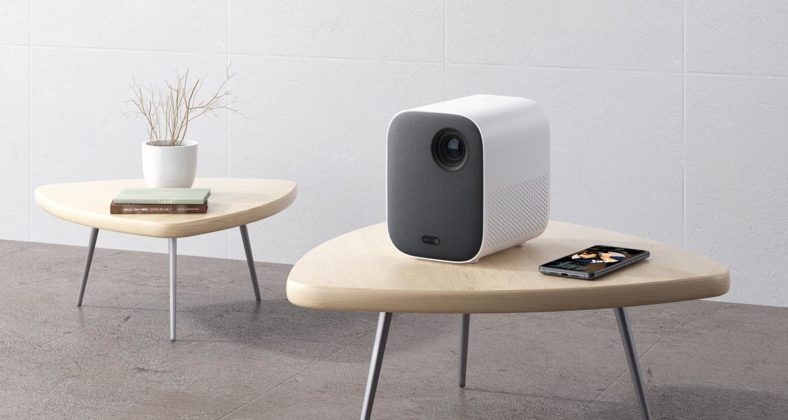 Xiaomi представила проектор Mi Smart Compact Projector с Android TV