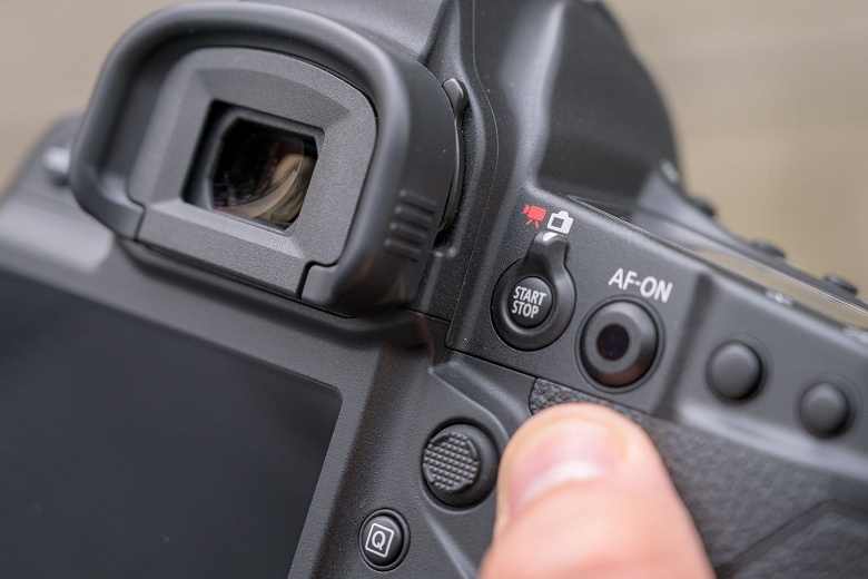 Canon обещает выпустить прошивку для EOS-1D X Mark III, устраняющую проблему с зависанием, в апреле