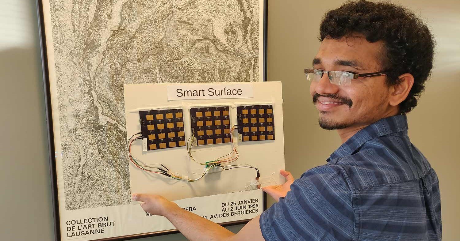 Плоская “наклейка” на стену оживит WiFi в “мертвых” точках квартиры Плоская “наклейка” на стену оживит WiFi в “мертвых” точках квартиры