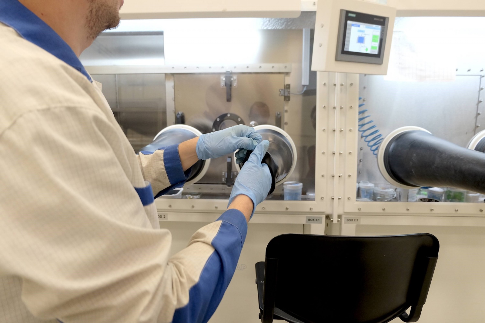 Фотоэкскурсия: что делают в лаборатории гибридной нанофотоники и оптоэлектроники Нового физтеха ИТМО - 11