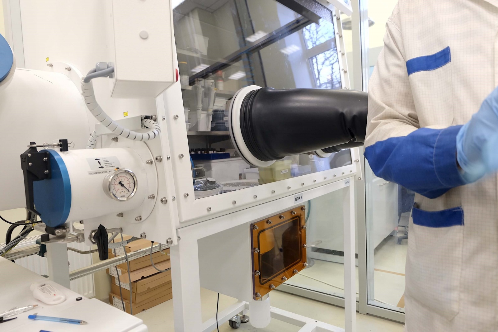 Фотоэкскурсия: что делают в лаборатории гибридной нанофотоники и оптоэлектроники Нового физтеха ИТМО - 3