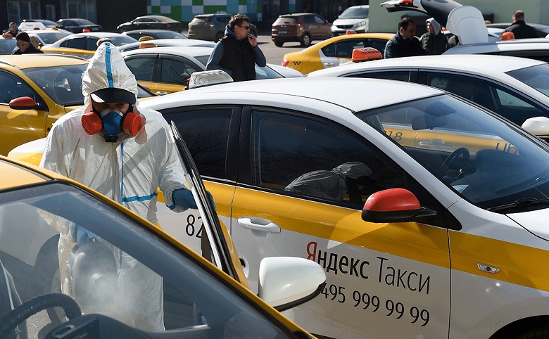 Накормить страждущих. В Яндекс.Такси разрешили отправлять еду друзьям и близким