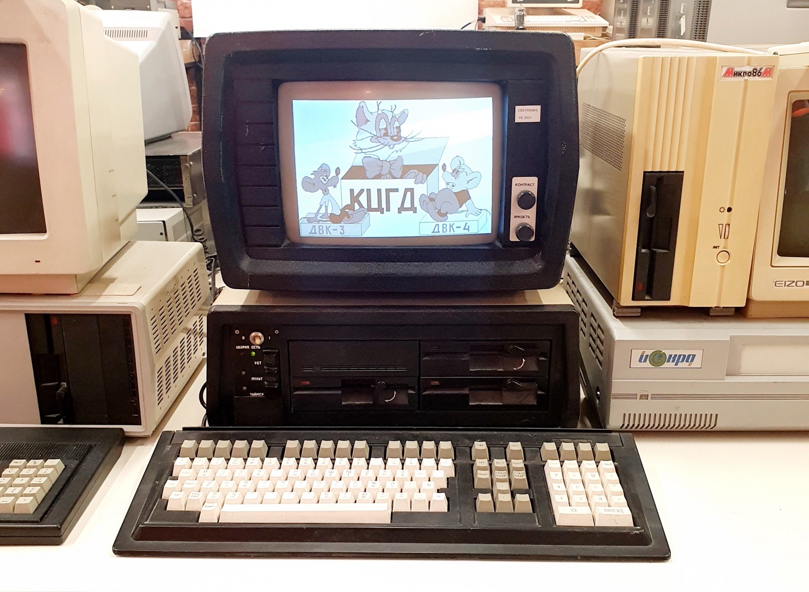Яндекс записал звуки ретрокомпьютеров - 12 Яндекс записал звуки ретрокомпьютеров - 12