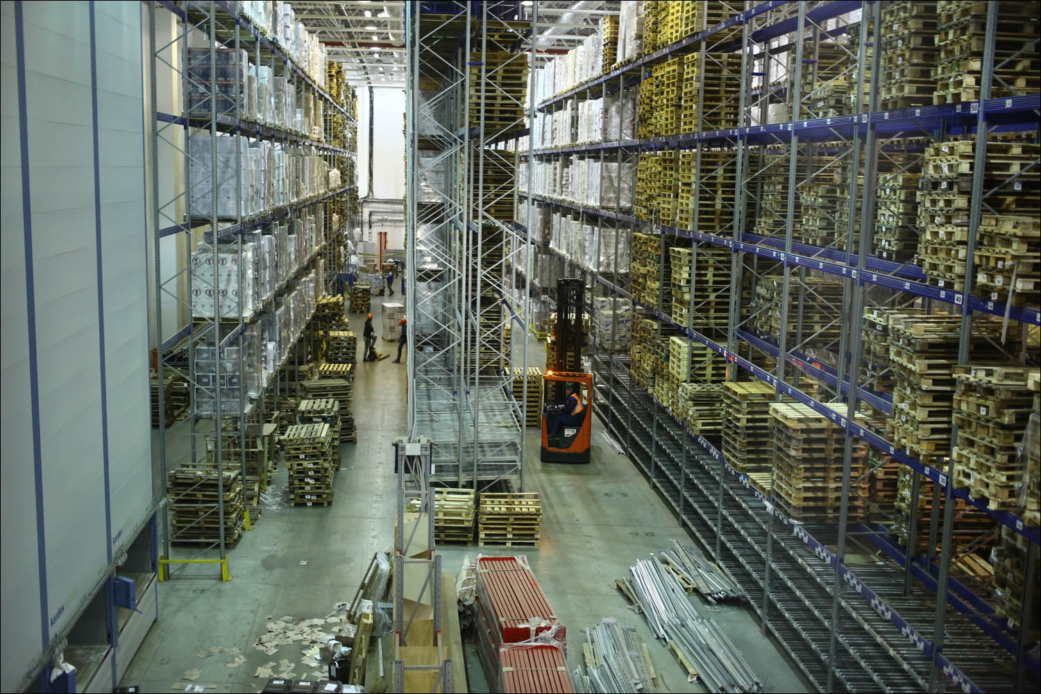 Как устроен склад алкоголя, и как нечеловекоподобный дрон может летать между бутылками - 12 Как устроен склад алкоголя, и как нечеловекоподобный дрон может летать между бутылками - 12