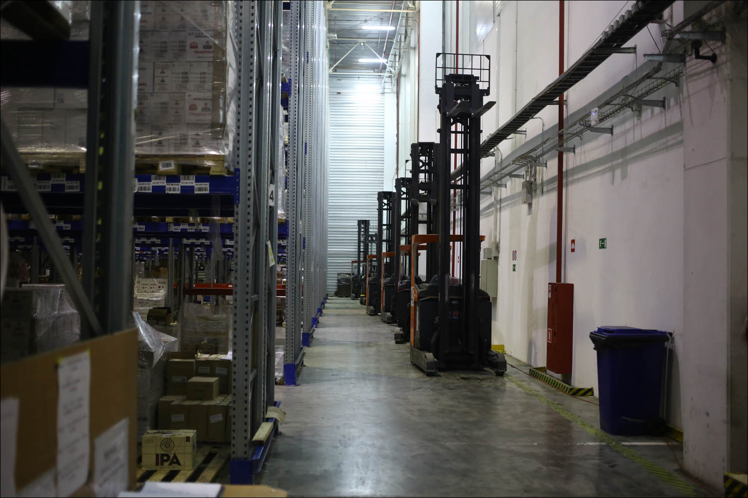 Как устроен склад алкоголя, и как нечеловекоподобный дрон может летать между бутылками - 14 Как устроен склад алкоголя, и как нечеловекоподобный дрон может летать между бутылками - 14