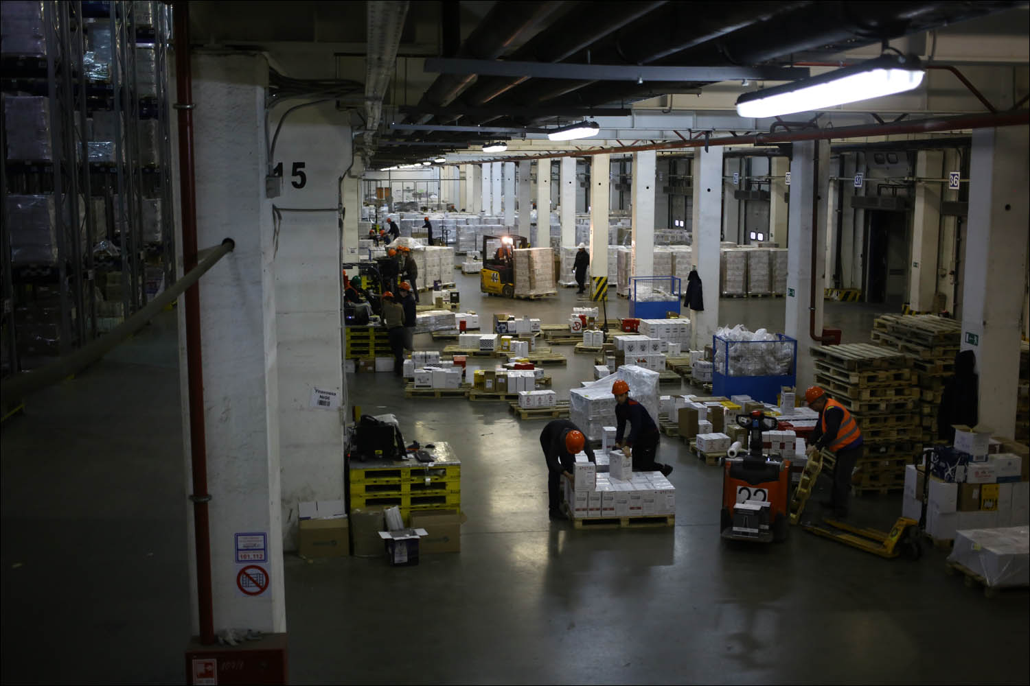 Как устроен склад алкоголя, и как нечеловекоподобный дрон может летать между бутылками - 8 Как устроен склад алкоголя, и как нечеловекоподобный дрон может летать между бутылками - 8