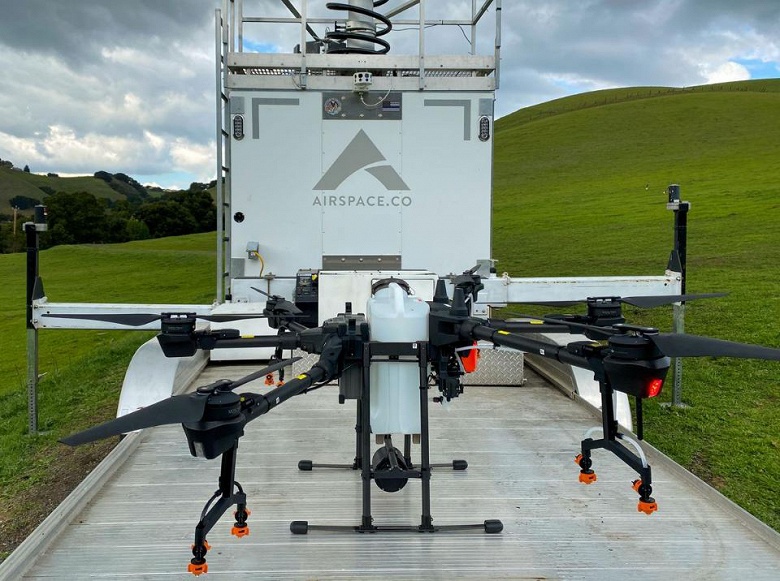 Новое ПО позволяет дронам Airspace Systems контролировать ношение масок и сохранение дистанции