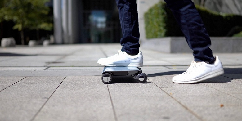 Walkcar — короткобазный электроскейтборд размером с небольшой ноутбук и запасом хода до 7 км - 1 Walkcar — короткобазный электроскейтборд размером с небольшой ноутбук и запасом хода до 7 км