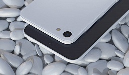 Как мог бы выглядеть нормальный смартфон Microsoft. Концепт Surface Solo похож на &laquo;правильный&raquo; iPhone XR