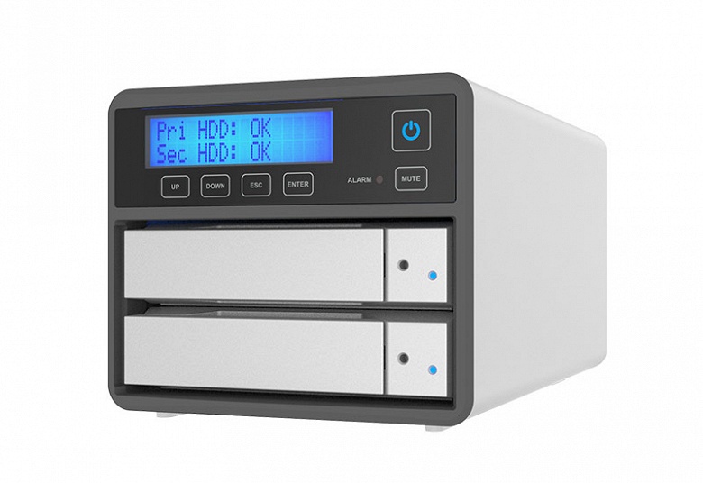 Настольный RAID-массив Stardom SR2-BA31 рассчитан на два накопителя 