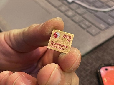 Qualcomm Snapdragon 888 на кончике пальца. Подборка живых фото новой флагманской платформы