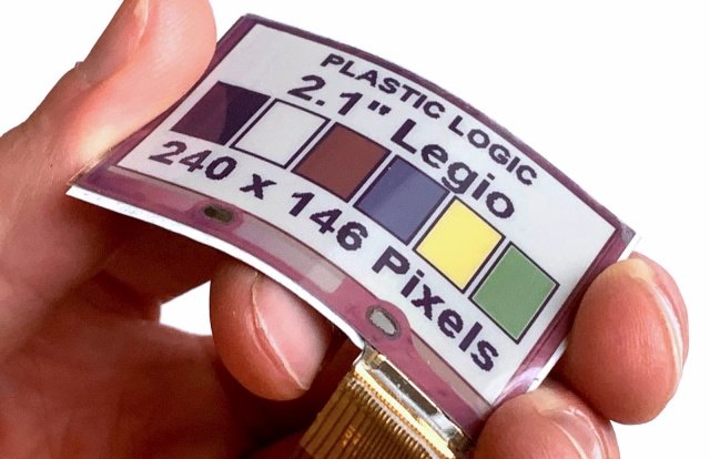 Отказ от стеклянных подложек делает гибкие цветные дисплеи E Ink пригодными для носимой электроники, встроенной в одежду