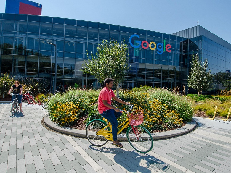 Google представила концепцию &laquo;гибкой рабочей недели&raquo; и отложила возвращение сотрудников в офисы до сентября 2021
