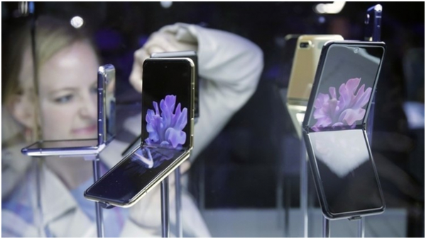 Samsung Electronics временно прекращает попытки разработать складное стекло