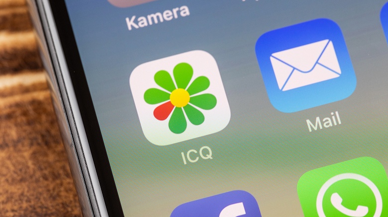 Первое апреля в России: 16 приложений становятся обязательными на смартфонах и среди них есть ICQ