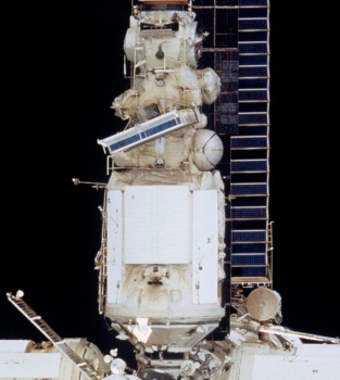 Вид на модуль «Кристалл» с борта космического корабля «Атлантис» во время STS-81 - НАСА