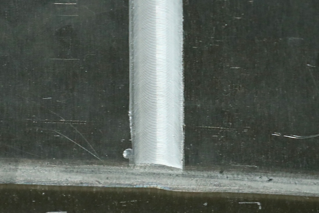 Шов после сварки трением с перемешиванием на пробном изделии S7 R&D. Фото автора Шов после сварки трением с перемешиванием на пробном изделии S7 R&D. Фото автора