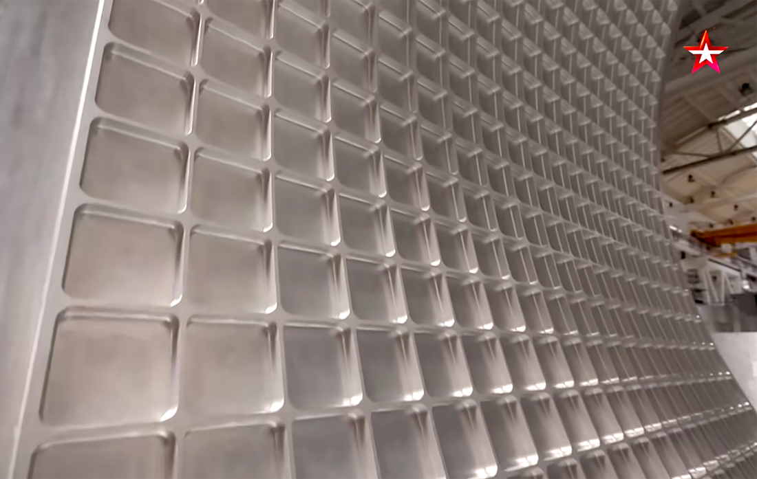 Вафельная структура стенок топливных баков ракеты «Ангара». Кадр телеканала «Звезда» Вафельная структура стенок топливных баков ракеты «Ангара». Кадр телеканала «Звезда»