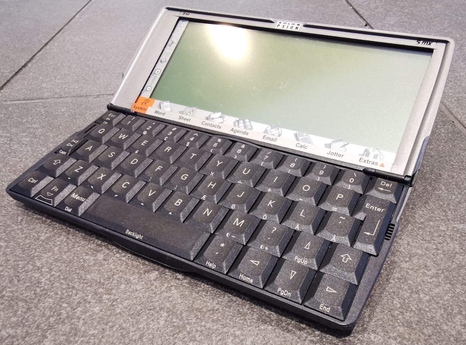 Уроки Symbian OS — фиаско топ менеджеров, колосс на глиняных ногах, или неотвратимость бытия? - 2 Уроки Symbian OS — фиаско топ менеджеров, колосс на глиняных ногах, или неотвратимость бытия? - 2