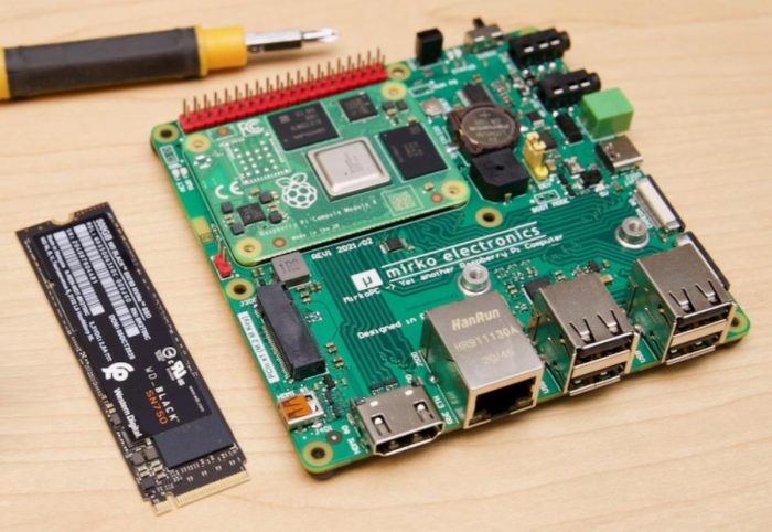 MirkoPC — «док-станция» для Raspberry Pi 4, превращающая «малинку» в полноценный ПК - 1