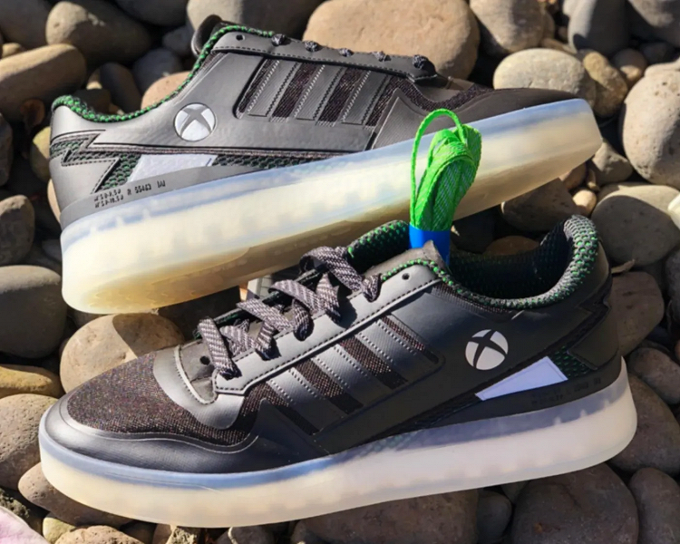Война консолей выходит на новый уровень. Вслед за кроссовками Nike в стиле PlayStation, нас ждут Adidas в стиле Xbox