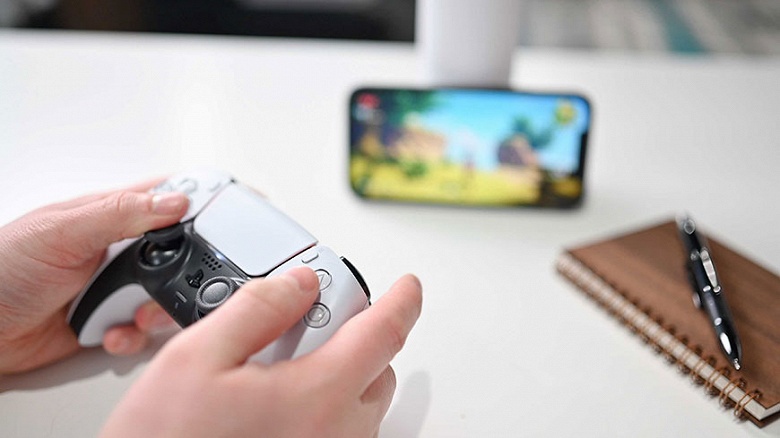 На iPhone теперь можно удалённо играть в Sony PlayStation 5 с контроллером DualSense