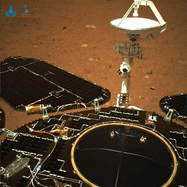 Китай опубликовал свои первые фото и видео с Марса