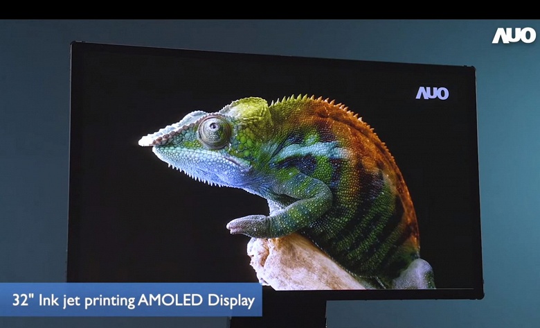 Компания AUO показала двусторонний сворачивающийся дисплей OLED 