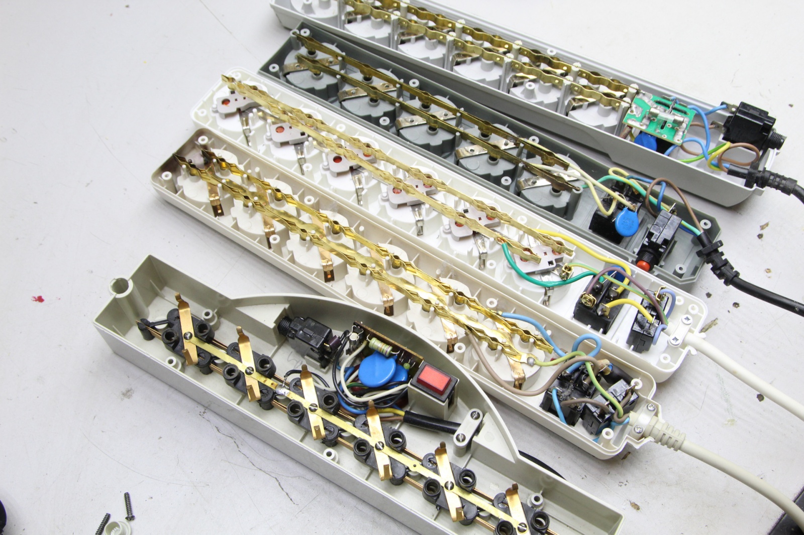 Защита от гнева богов. Устройства защиты от импульсных перенапряжений - 14 Защита от гнева богов. Устройства защиты от импульсных перенапряжений - 14