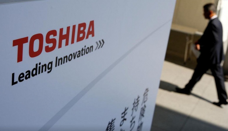 Второй по величине акционер Toshiba потребовал, чтобы председатель совета директоров и еще три директора немедленно ушли в отставку 