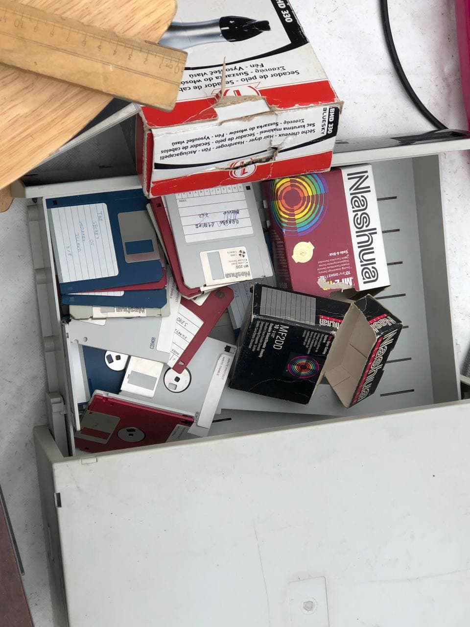 Испанская барахолка: камеры, старые сотовые телефоны и очень старые ноутбуки - 11 Испанская барахолка: камеры, старые сотовые телефоны и очень старые ноутбуки - 11