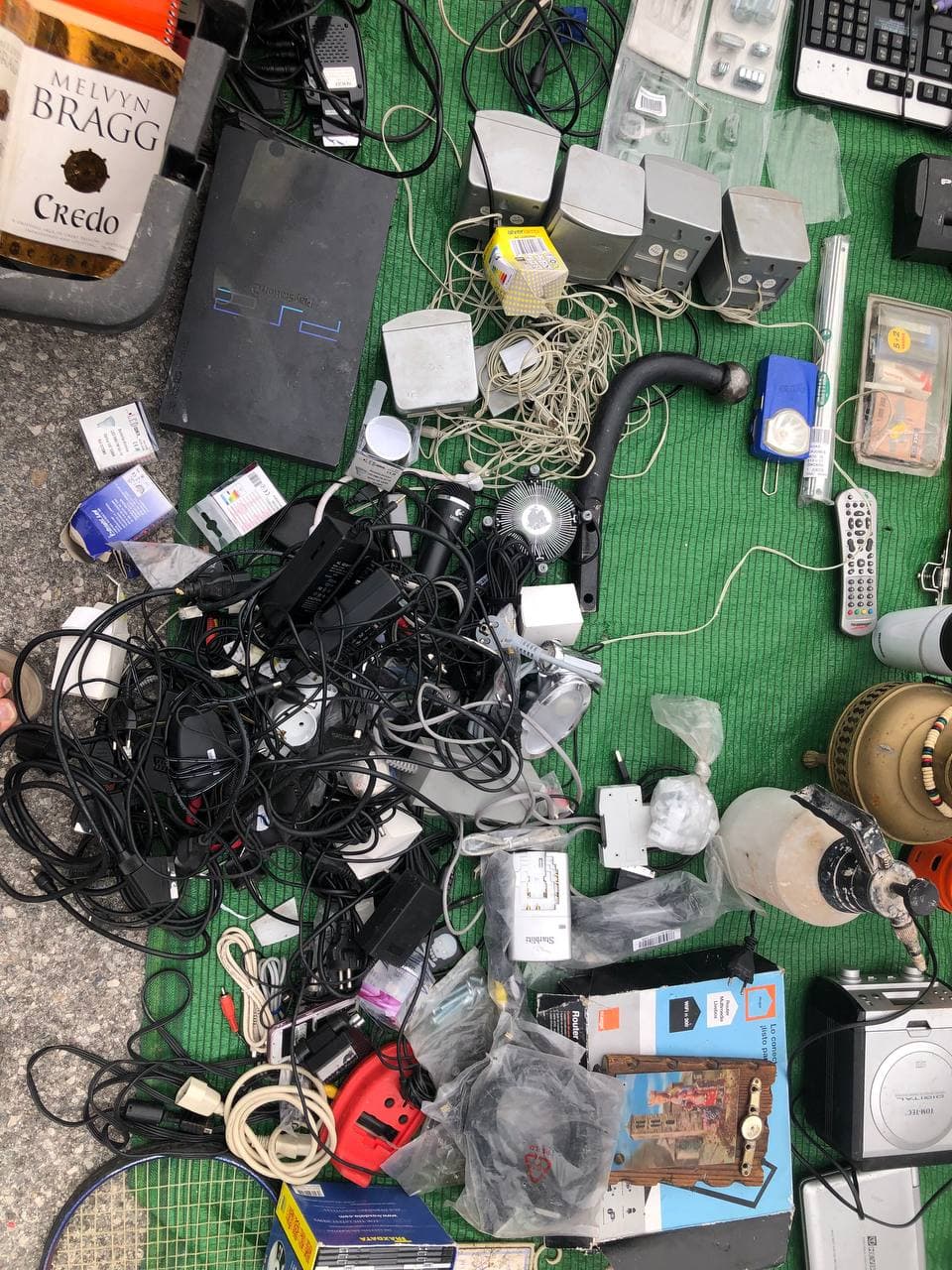 Испанская барахолка: камеры, старые сотовые телефоны и очень старые ноутбуки - 19 Испанская барахолка: камеры, старые сотовые телефоны и очень старые ноутбуки - 19