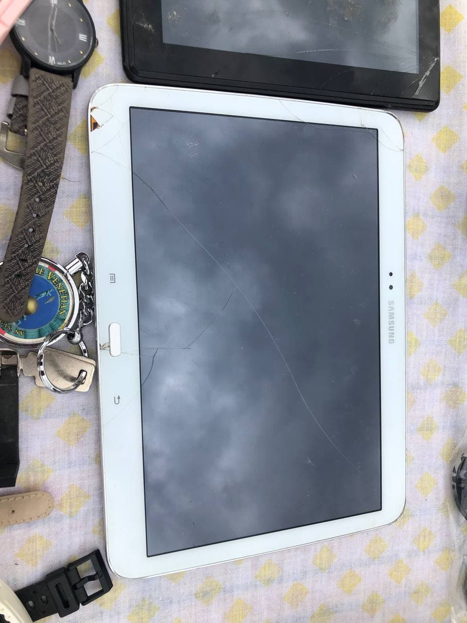 Испанская барахолка: камеры, старые сотовые телефоны и очень старые ноутбуки - 26 Испанская барахолка: камеры, старые сотовые телефоны и очень старые ноутбуки - 26