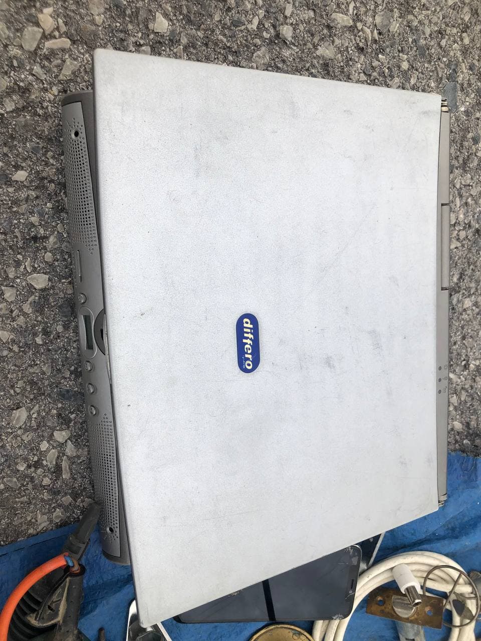 Испанская барахолка: камеры, старые сотовые телефоны и очень старые ноутбуки - 28 Испанская барахолка: камеры, старые сотовые телефоны и очень старые ноутбуки - 28