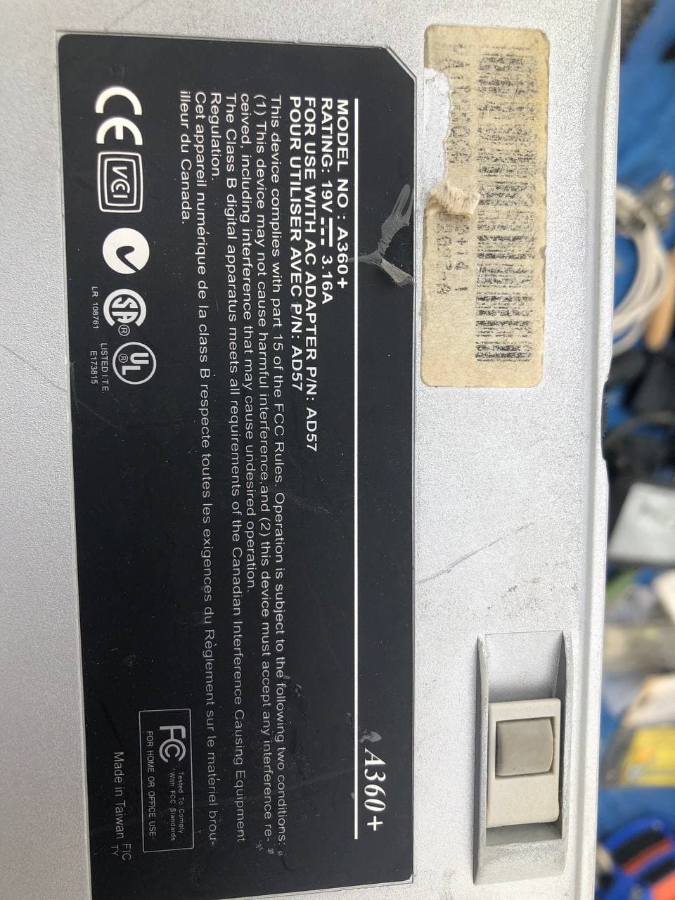 Испанская барахолка: камеры, старые сотовые телефоны и очень старые ноутбуки - 30 Испанская барахолка: камеры, старые сотовые телефоны и очень старые ноутбуки - 30