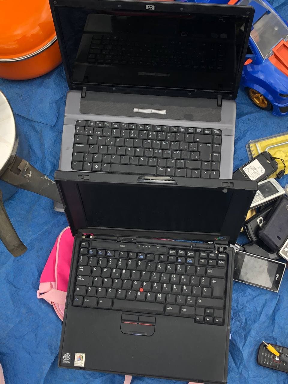 Испанская барахолка: камеры, старые сотовые телефоны и очень старые ноутбуки - 31 Испанская барахолка: камеры, старые сотовые телефоны и очень старые ноутбуки - 31