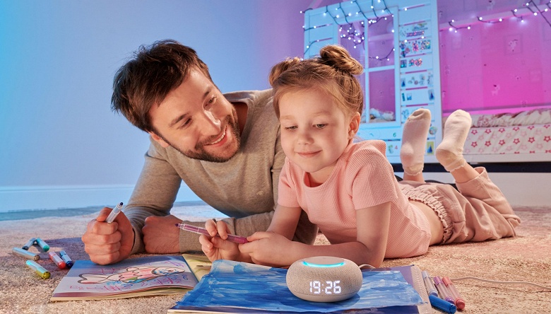 Умная колонка &laquo;Капсула&raquo; стала доступна в мини-версии &mdash; с часами и забавной мимикой