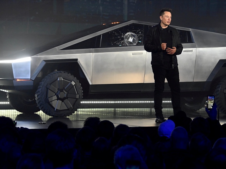 «Tesla Cybertruck может провалиться, но мне все равно», — Илон Маск не будет менять дизайн пикапа