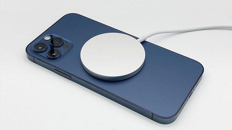 И снова компании повторяют за Apple. Realme готовит беспроводную зарядку MagDart для своих смартфонов - 1 И снова компании повторяют за Apple. Realme готовит беспроводную зарядку MagDart для своих смартфонов