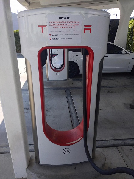 Закрыта первая зарядная станция Tesla Supercharger 