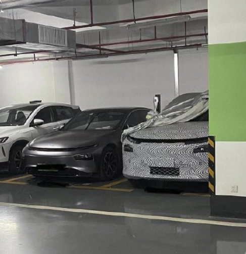 «Китайская Tesla» готовит свой четвертый электромобиль. Это флагманский внедорожник размером с BMW X5 и передовой системой автономного вождения с двумя лидарами - 1 «Китайская Tesla» готовит свой четвертый электромобиль. Это флагманский внедорожник размером с BMW X5 и передовой системой автономного вождения с двумя лидарами